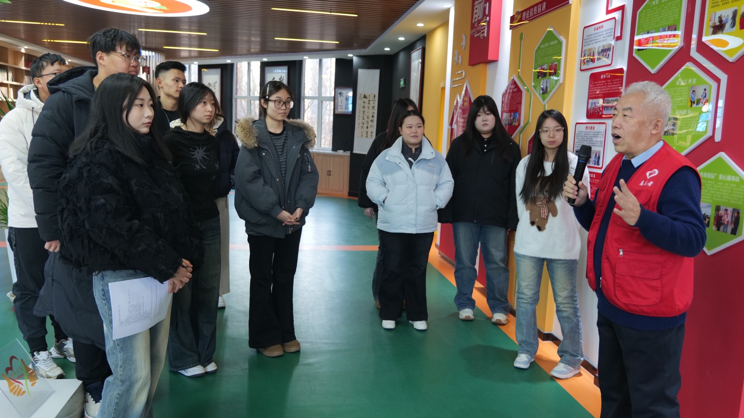 1768360984883946.jpg 草原蓝哈达协会“青春赋能元宝山·实践筑梦暖寒假”活动照片4_副本.jpg