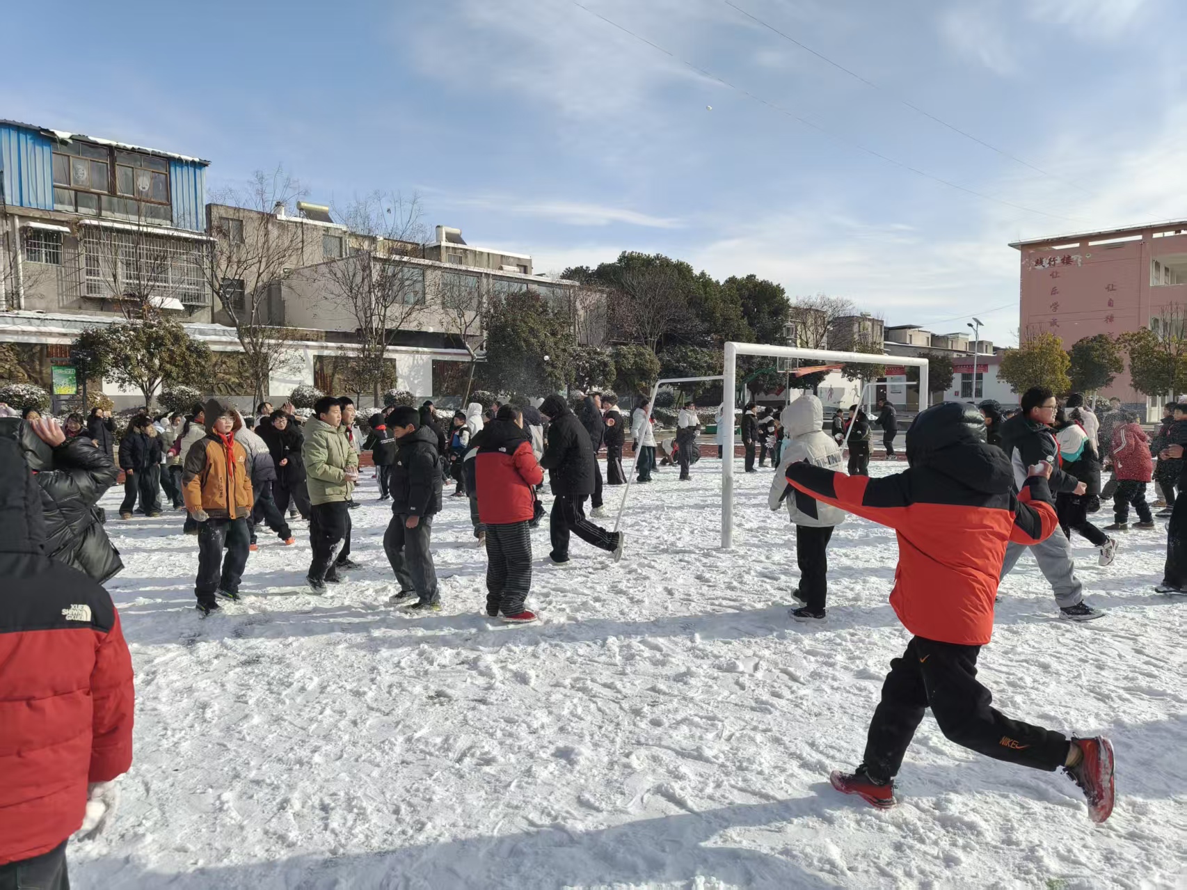 1768981922464149.jpg 山头雪1.jpg