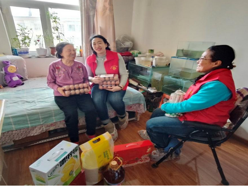 新兴办春节送温暖活动1_副本.png