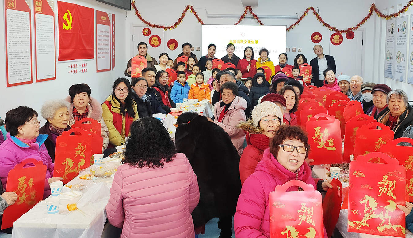 1769672240120961.jpg 合影.jpg