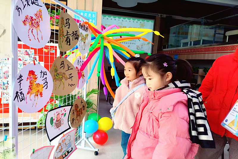 1769747260741959.jpg 江苏省南京市江北新区长芦街道关工委儿童“童画启梦,向美而生”画系列活动圆满落幕(3).jpg