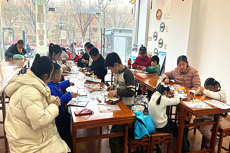 1770019734966530.png 江苏省南京市浦口区江浦街道八里社区关工委开展“指尖筑梦科技,绘就创新蓝图”科技制作活动.png