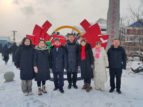 1770085466147458.jpg 五林镇中心校开展思政课校外实践活动1_副本.jpg