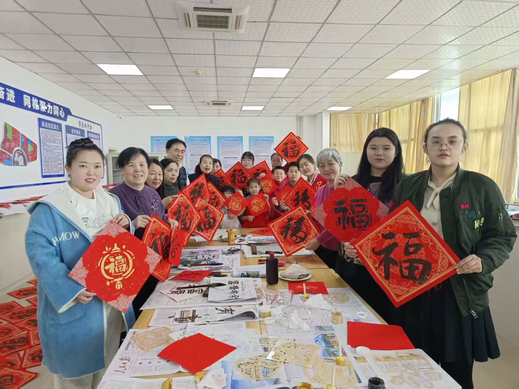 1770260804665606.jpg 大庆市红岗区银河街道银河社区关工小组开展“翰墨迎新春·福韵润童心”民俗文化主题实践活动 (4).jpg