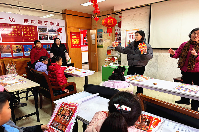 1771909333677691.jpg 江苏省南京市秦淮区月牙湖街道苜蓿园社区关工委开展“跃马扬鞭迎新春、过大年”主题活动(3).jpg