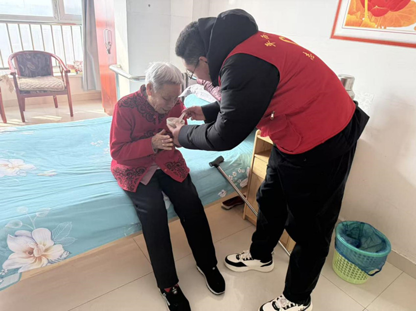 西露天街道平西北街社区“元宵佳节情意浓 民族团结一家亲”活动照片2_副本.jpg