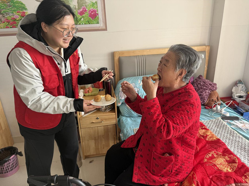 西露天街道平西北街社区“元宵佳节情意浓 民族团结一家亲”活动照片3_副本.jpg