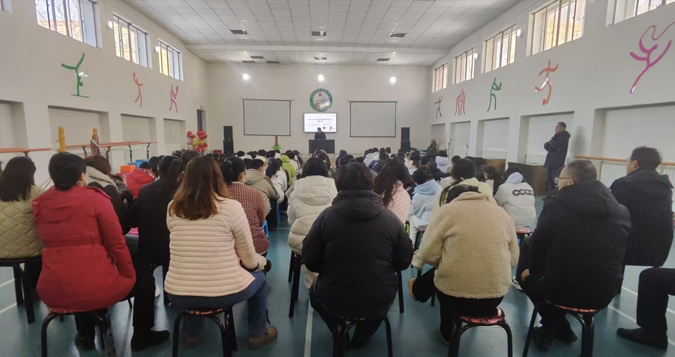 大庆市八百垧中学开展普法宣讲活动 (1).jpg