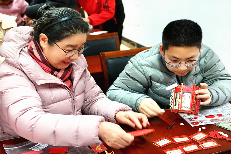 江苏省南京市江北新区大厂街道扬子第三社区关工委开展元宵节亲子主题活动(2).jpg
