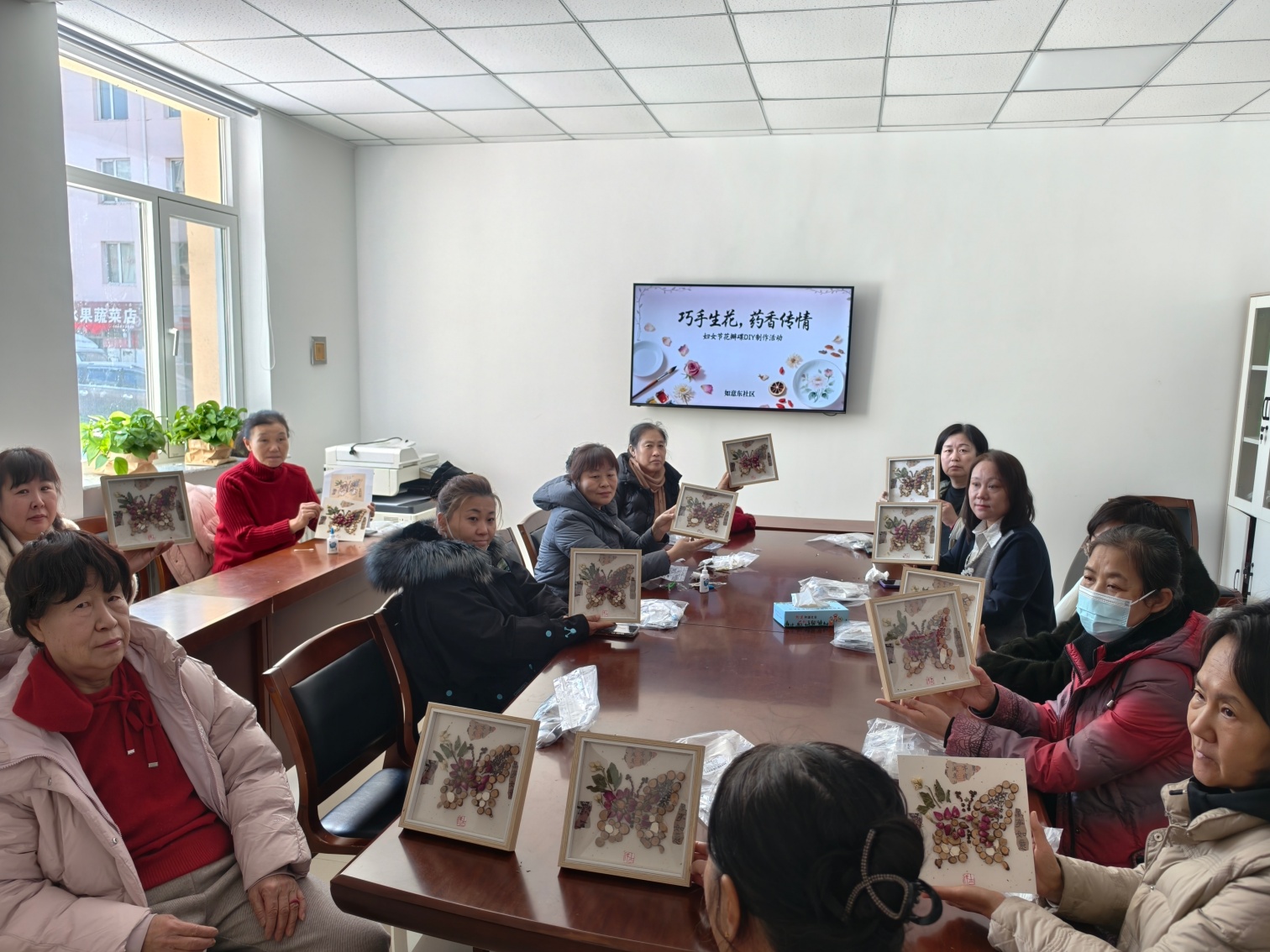 西城街道如意东社区”巧手生花，药香传情“活动照片4_副本.jpg