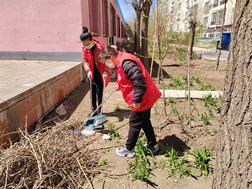 西城街道如意东社区“植绿护绿齐行动，携手同心护家园”活动照片2_副本.jpg