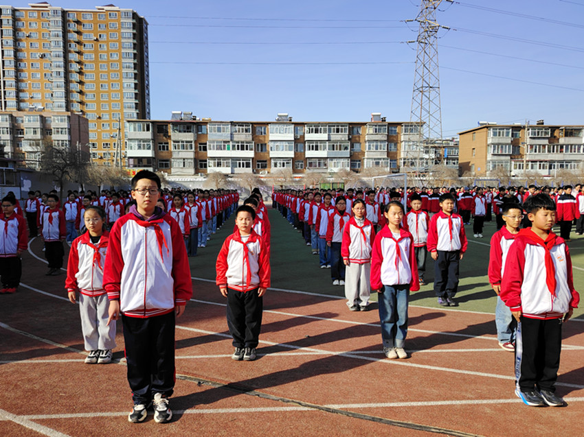 平矿二小“春风启新程，路队展风采”活动照片10_副本.jpg