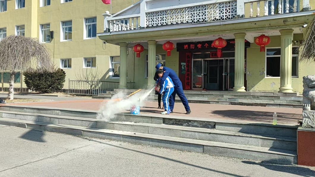 红小消防2.jpg