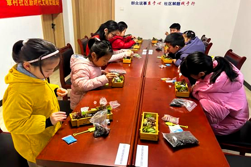 江苏省南京市江宁区东山街道章村社区关工委开展植树节DIY活动(2).jpg