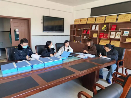 磨刀石镇中心校做好卫生监督检查工作1_副本.png