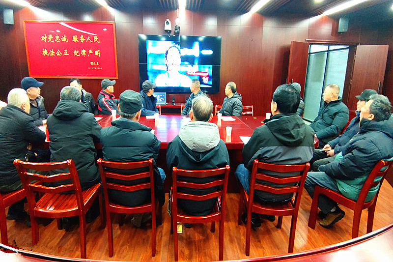 玄武分局板仓派出所关工站组织观看《榜样10》专题学习座谈(2).jpg