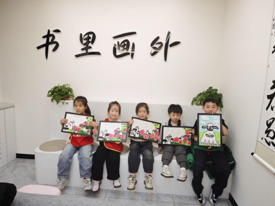 西城街道新景四季东社区关工委“春满社区，童心绘春”活动照片3.png