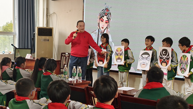 城南小学戏曲进校园4.jpg