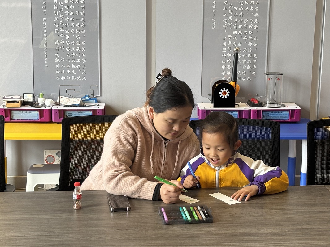 二龙回族乡关工委：用心用情“护苗”成长 携手共筑清朗家园 (2).jpg