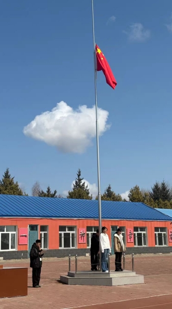 黑龙江省齐齐哈尔市拜泉县富强镇中心学校关工领导小组组织开展清明祭英烈主题系列教育活动（1）.jpg