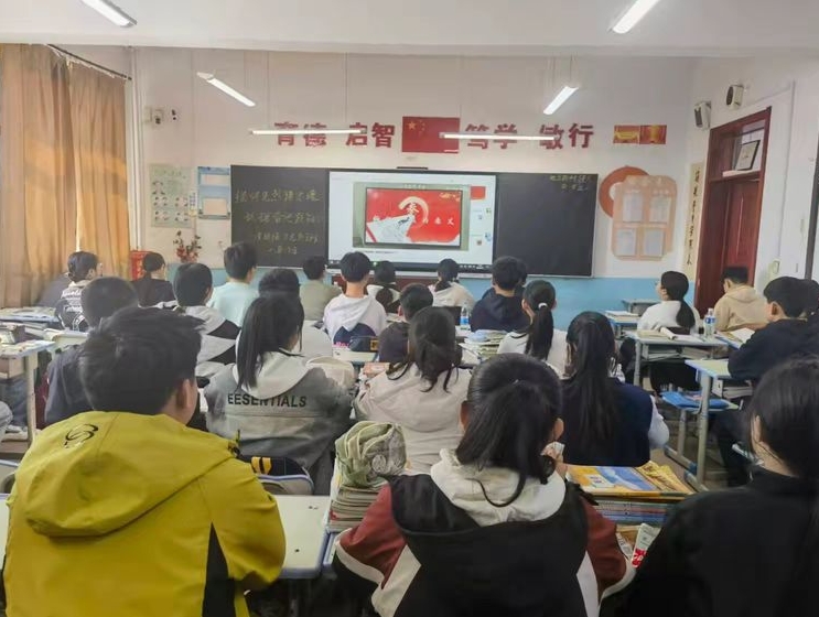 黑龙江省齐齐哈尔市拜泉县富强镇中心学校关工领导小组组织开展清明祭英烈主题系列教育活动4.jpg