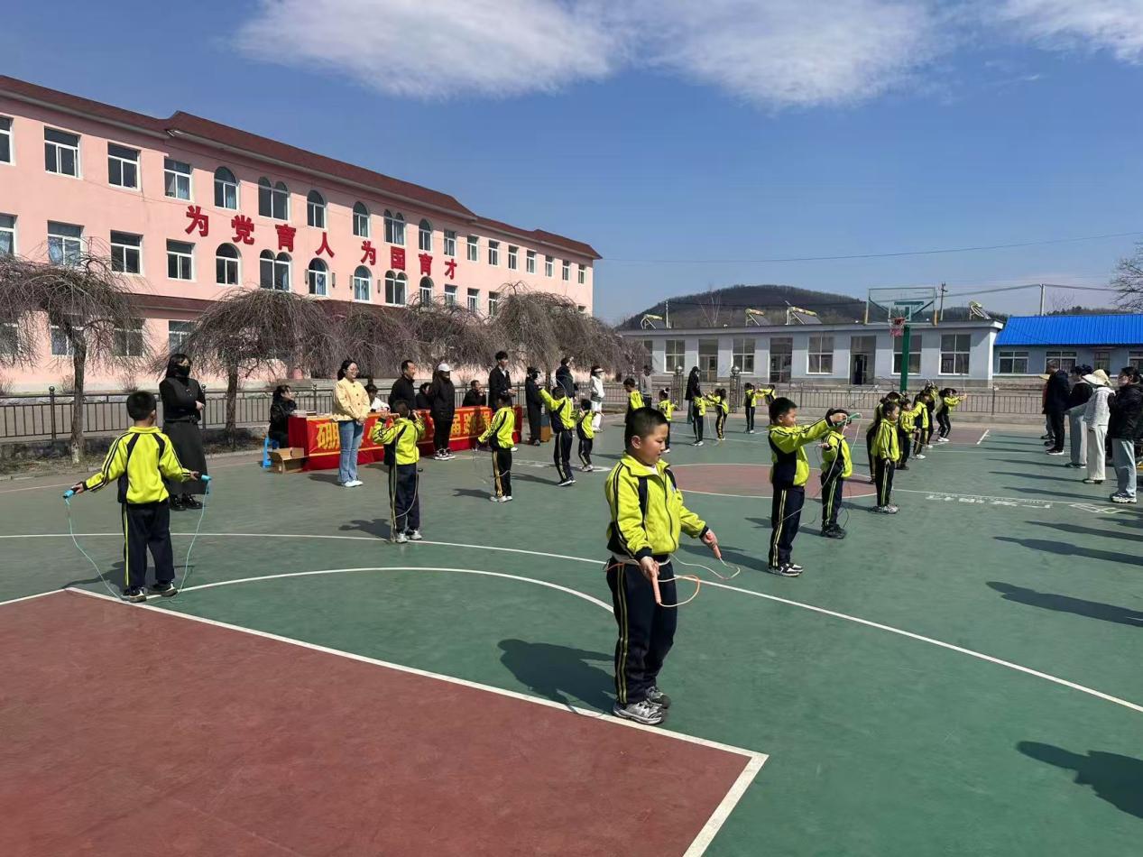 棚小跳绳1.jpg