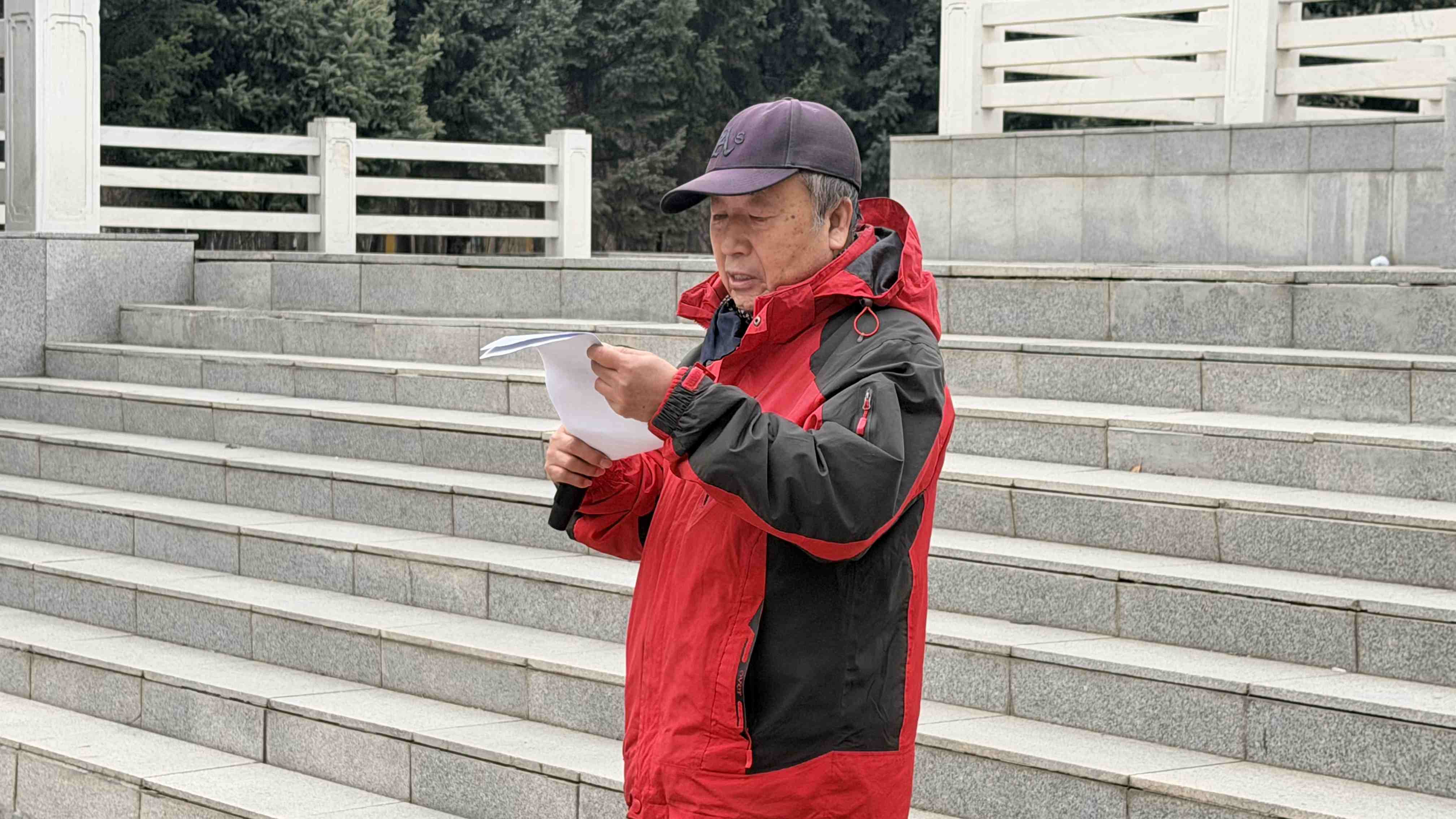 “‘五老’代表”陈德明发言.jpg