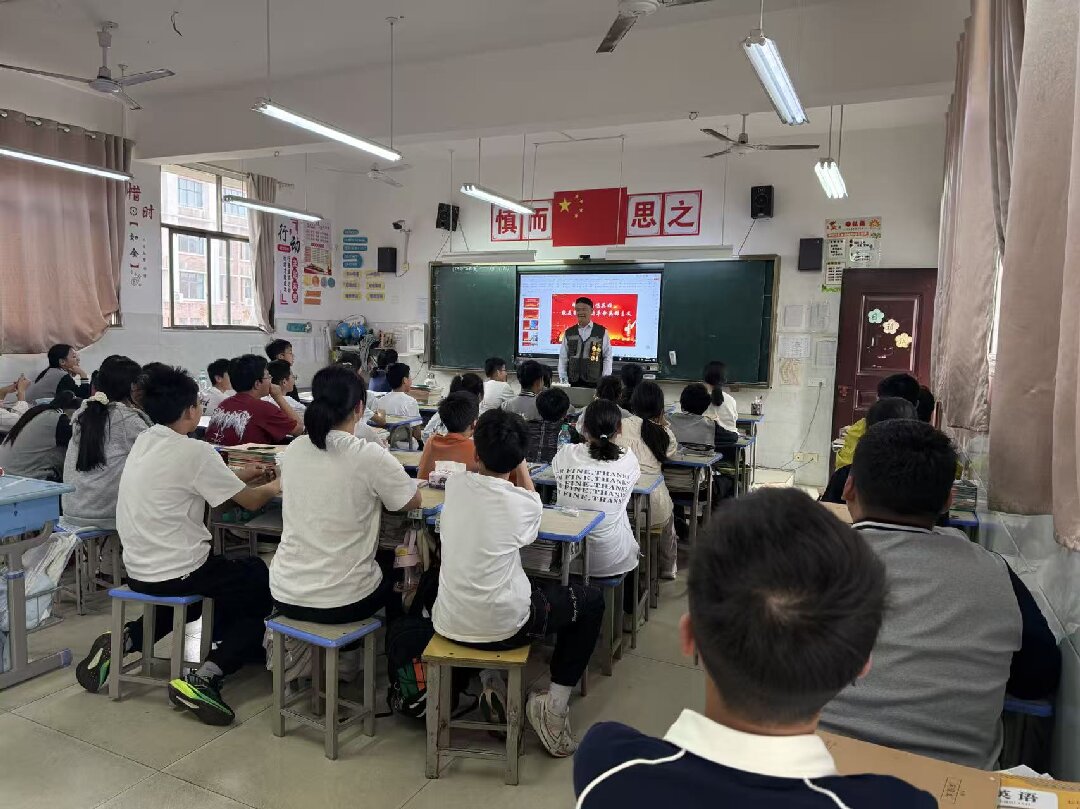 谢柏华.jpg