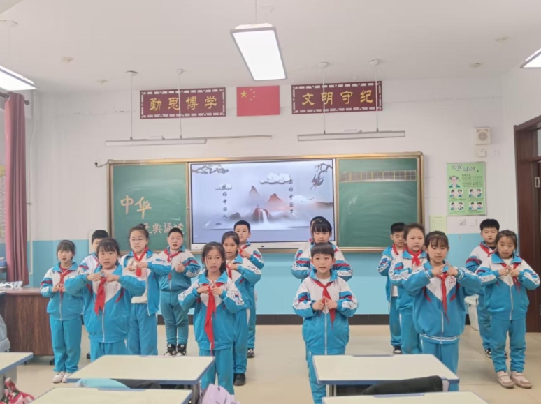 黑龙江省齐齐哈尔市拜泉县星耀小学关工领导小组开展“书香满校园&nbsp;  经典润童心”系列活动1.jpg