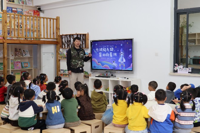 江陵街道吴新社区：七秩问天路 童心向星河2.jpg