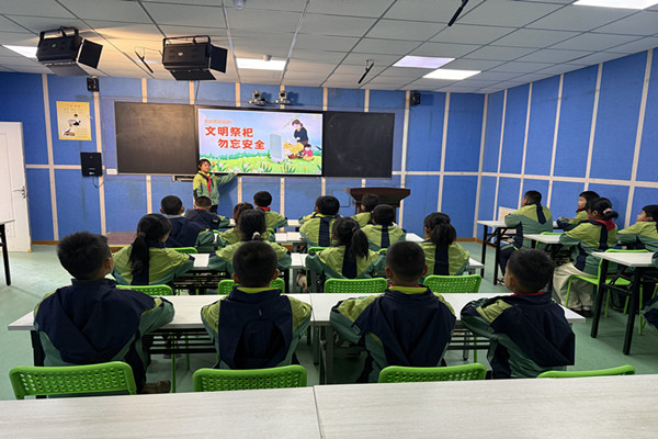5卧牛石小学“清明祭英烈”、文明祭祀教育活动照片_副本.jpg