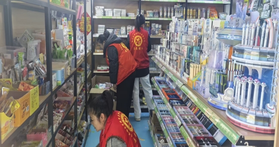 黑龙江省齐齐哈尔市拜泉县拜泉镇曙光社区关工领导小组开展“扫黄打非”专项排查活动2.jpg