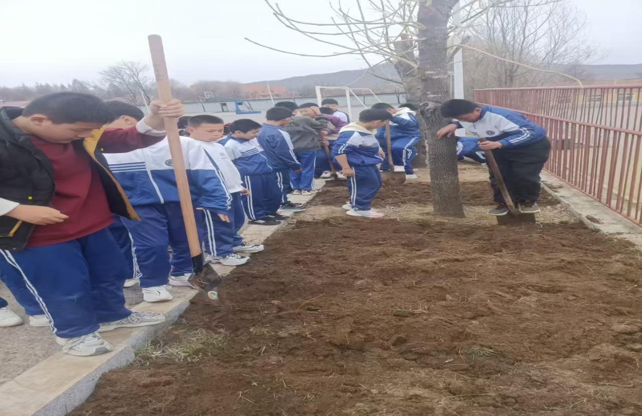 逸夫劳动.jpg