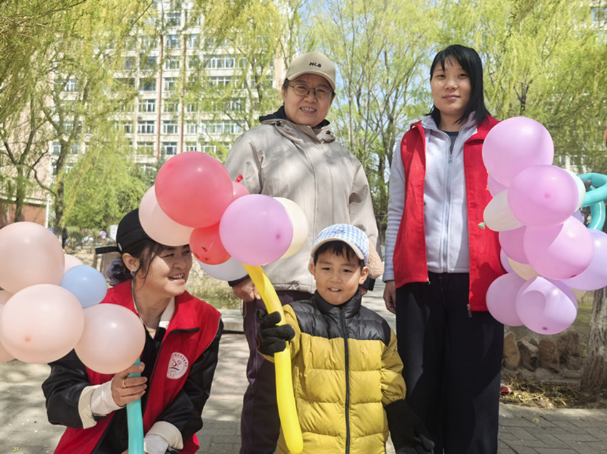 1777900474101795.jpg 西城街道王府社区“践行核心价值,弘扬文明新风”活动照片2_副本.jpg