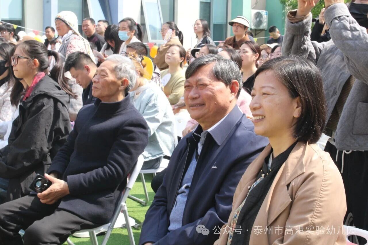 区关工委人员观摩.jpg