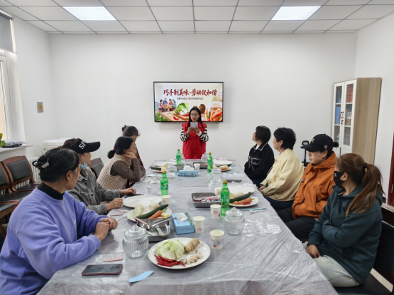 西城街道如意东社区“巧手制美味，劳动促和谐”五一纪念活动照片1.png