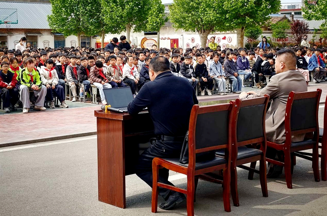 学法治教育 (2).jpg