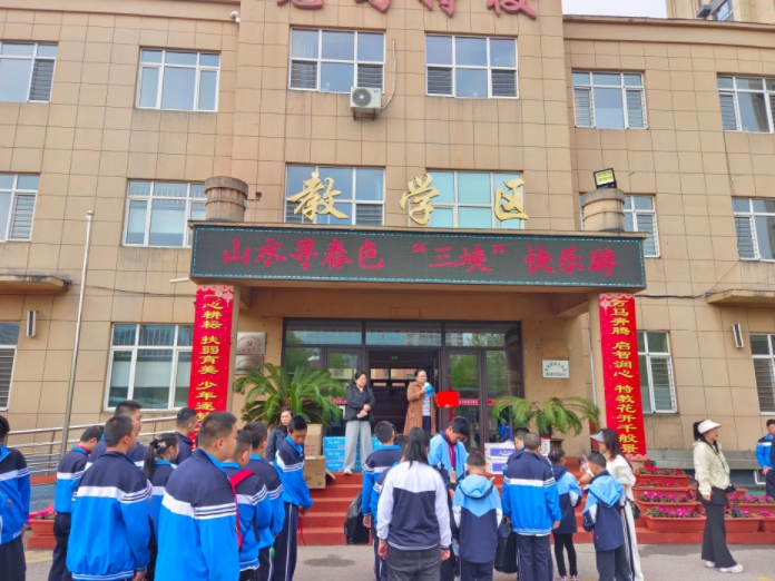 特校春游1.jpg