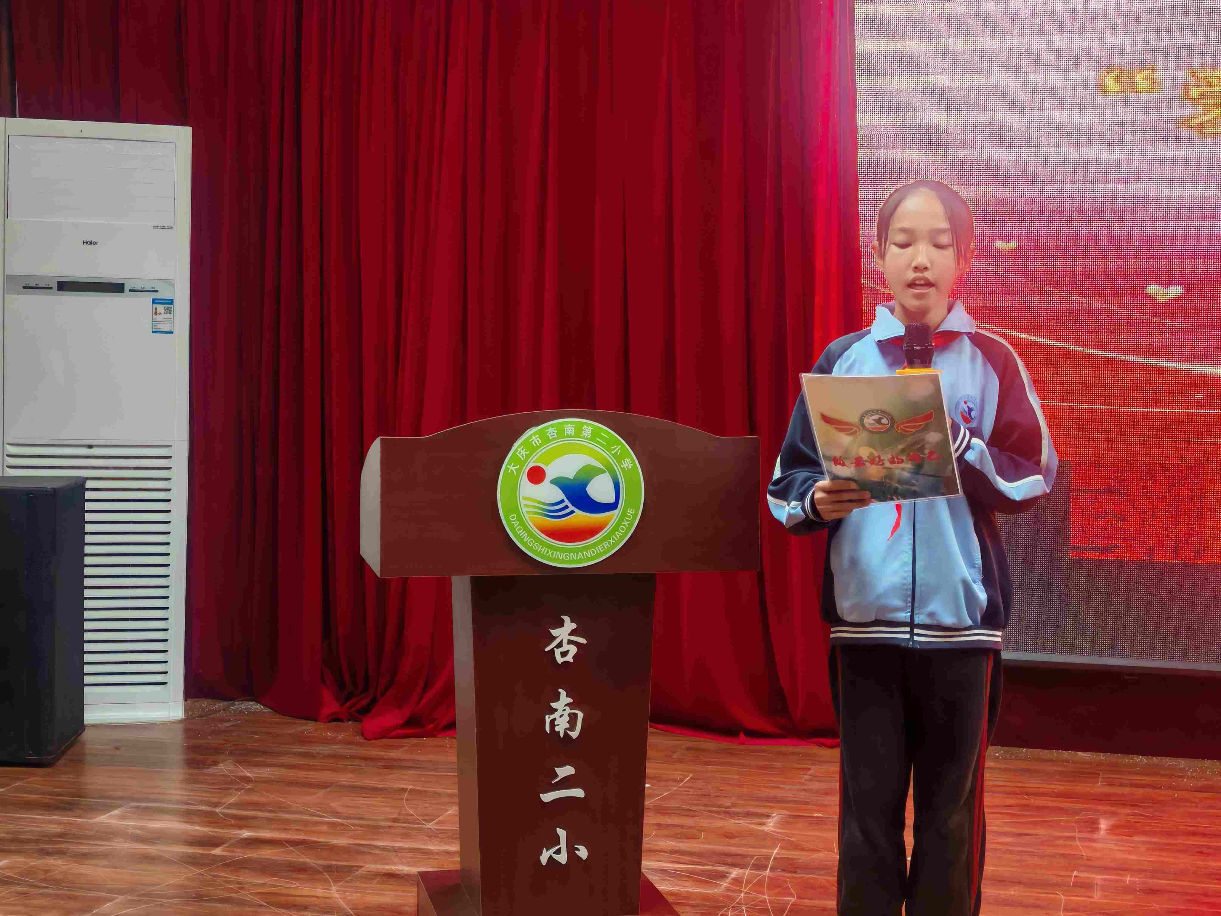 受困学生代表发言1.jpg