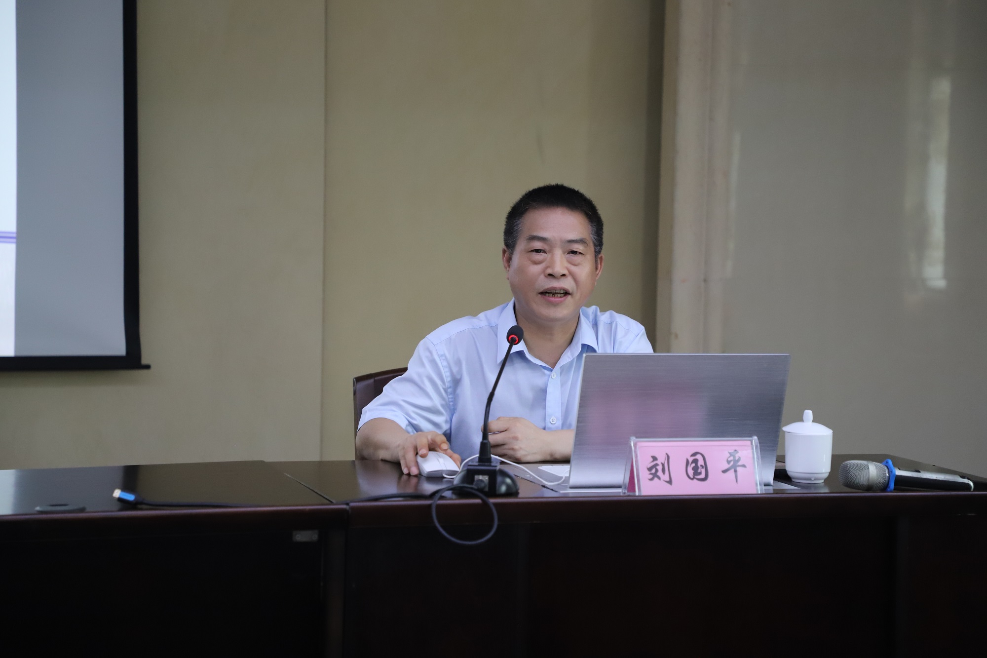 4市委党校党史党建教研室主任、副教授刘国平2.jpg