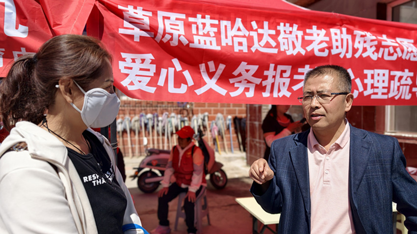 草原兰哈达协会关工委“十余载公益守初心，暖心助考圆学子梦”助考活动照片3_副本.jpg