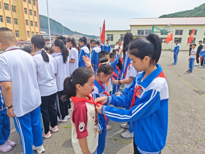 下河入队.jpg