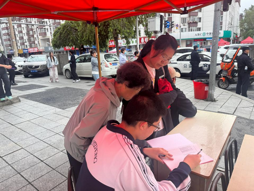 区团委开展暖心助考活动3_副本.png