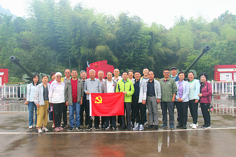 1781142827609577.jpg 玄武区老年体协组织开展国防教育参观活动(1).jpg