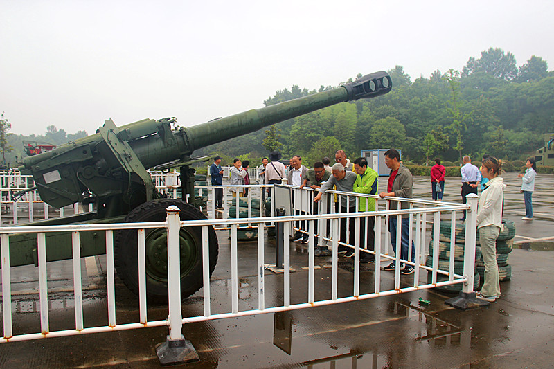 1781142835525818.jpg 玄武区老年体协组织开展国防教育参观活动(2).jpg