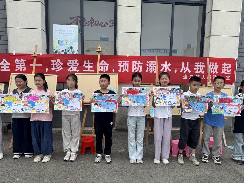 连江镇关工委以画为警多措并举预防未成年人溺水 (2).jpg