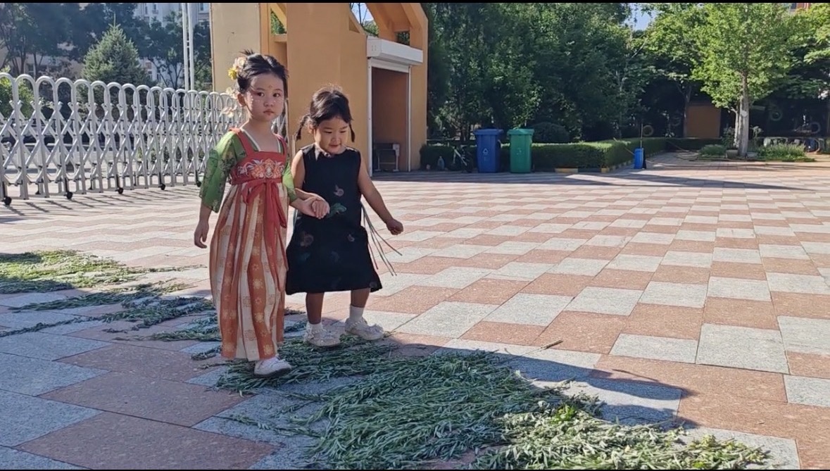 西城街道紫辰社区、西城幼儿园“端午承古韵，香囊寄安康”端午节活动照片4_副本.jpg