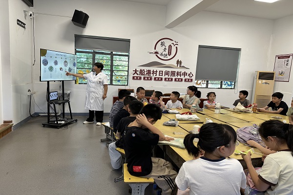 【震泽镇】大船港村“五老”谢根妹：坚守医者初心 护航儿童健康.jpg