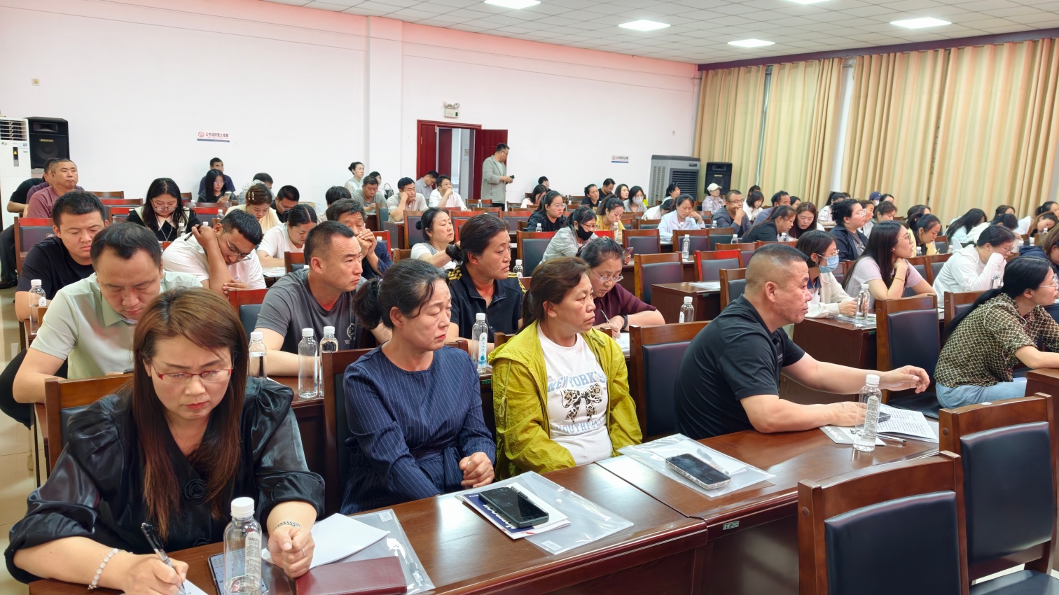草原兰哈达协会“深耕未保业务，淬炼履职本领”未保专项培训会照片3_副本.jpg