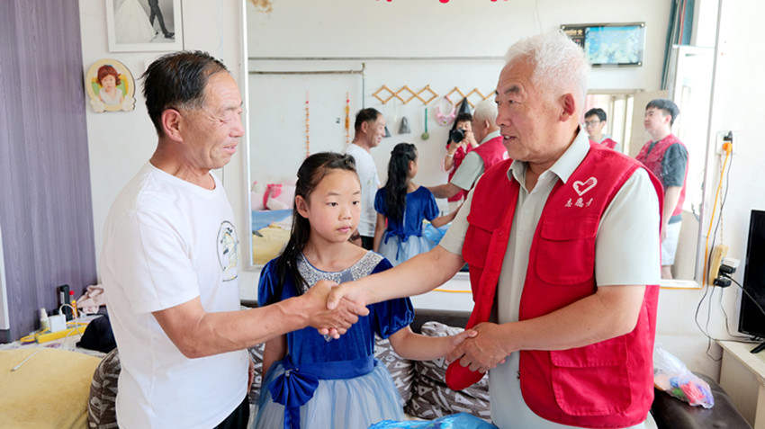 草原兰哈达协会“党建引领聚爱心，童心向党迎七一 ”多方联动开展关爱儿童暖心公益活动照片15_副本.jpg